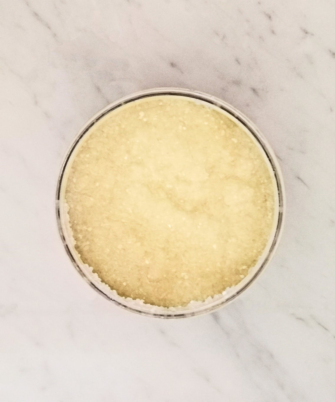 Naturlig kroppsskrubb med Döda Havssalt – Grapefrukt, Mandarin, Rosmarin & Vetiver